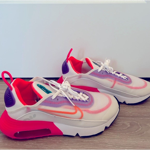Nike Air Max 2090 Sneaker - Picture 2 of 5